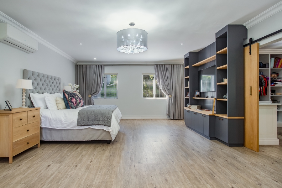 4 Bedroom Property for Sale in Buitenverwagting Western Cape